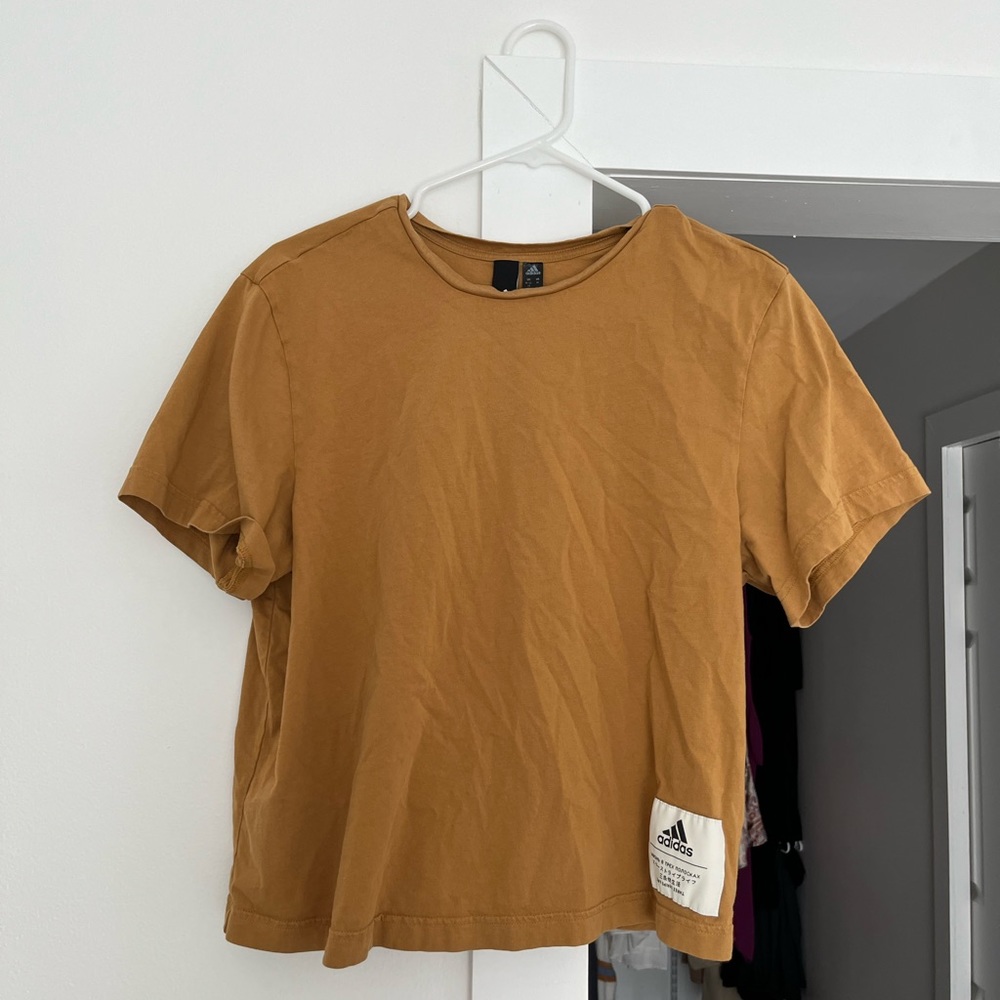 Adidas tee shirt (cropped)